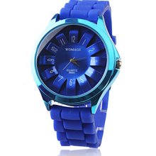 Fashionable Quartz Wrist Watch Blue with Silicone Band