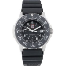 Luminox Men's Series 3100 Black Dial Watch 3101