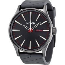 Nixon Men's Sentry Gunmetal Case Watch (Gunmetal)