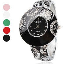 Quartz Alloy Band Bracelet Watch For Women