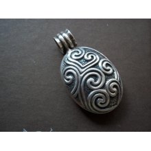 S1392 Retired Silpada Oval Locket Pendant - 2008 Catalog