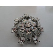 Vintage Oval And Chaton Clear Rhinestones Silver Tone Brooch