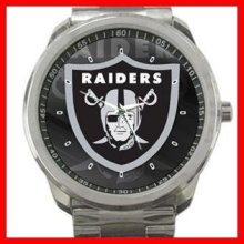 Oakland Raiders Silvertone Sports Metal Watch 32903587