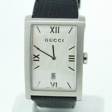 Men's Gucci 8600 Series Ya086303 Magnified Date Black Calf Strap Watch