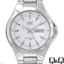 Q AND Q Brand New Gentlemens Day date Watch