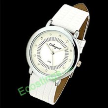 Sleek Women's Good Leather Strap Quartz Wrist Watch