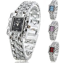 Women's Fashionable Style Alloy Analog Quartz Bracelet Watch (Silver)