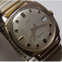 1974 Timex Men's Gold Electric Calendar Watch w/ Bracelet