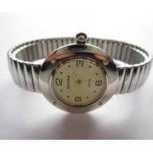 Sekonda Round N.o.s. Ladies Size Flex Bracelet Watch Runs And Keeps Time