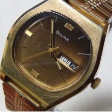 Bulova 1973 Men's Automatic 17Jwl Gold Calendar Tiger Eye Dial Watch w/ Bracelet