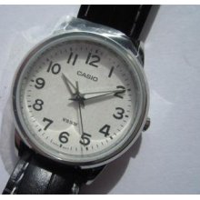 Casio Round White Dial Stainless Steel N.o.s Ladies Watch Runs And Keeps Time