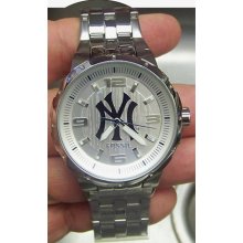 New York Yankees Fossil Men's Applied 3 hand Silver watch MLB1063