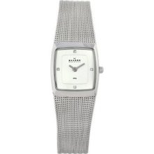 Skagen Women's 380xsss1 Sports Patterned Mesh In Silverwatch Wrist Watches