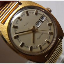 Timex Men's Gold Electronic Dual Calendar Watch - Excellent