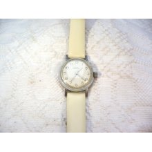 Vintage mechanical Junost ladies watch