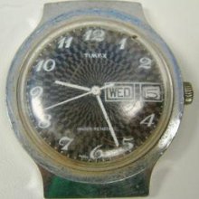 1977 Mens Timex Mechanical Watch Running Checkerboard Dial Day Date 26952-10677