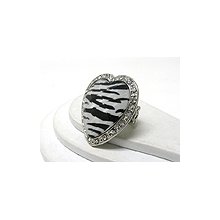 Crystal Deco Animal Pattern Large Heart Stretch Ring