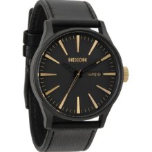 The Sentry Leather Watch for All - One Size - Matte Black / Gold