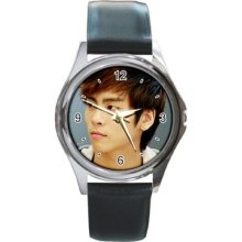 Shinee Special Jonghyun K Pop Collectible Silver Or Gold Tone Round Metal Watch