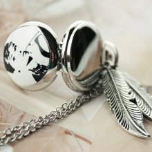 Vintage Style Victoriana Pocket Watch Necklace Charm silvery Audrey Hepburn with Vintage silvery Wing SET