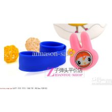 10pcs Silicone Cartoon Rabbit Children Watch.automatic Roll Up.many