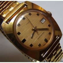 1973 Timex Men's Gold Textured Dial Calendar Watch w/ Gold Bracelet