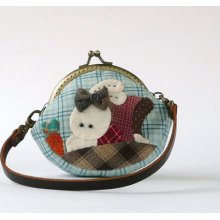 Hand Sewn Centre Kiss Clasp Coin Purse