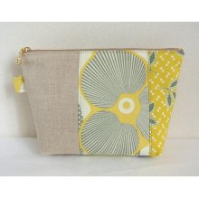 Patchworked Cosmetic Pouch large, Optic blossom in yellow