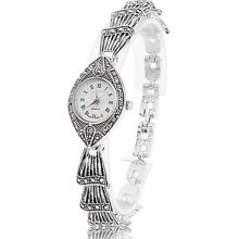 Women's Retro Alloy Analog Quartz Bracelet Watch A093 (Silver)