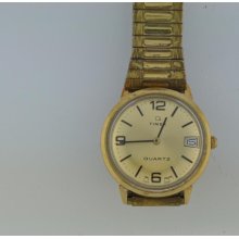 Retro Mens Timex Quartz Wristwatch With Date Keeping Time