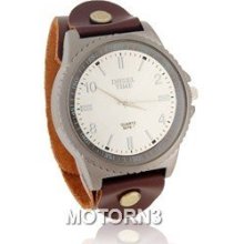 Round Dial Analog Watch with Leather Strap (Silver)