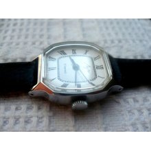 Soviet watch ladies mechanical luch watch with 17 jewel in excellent condition