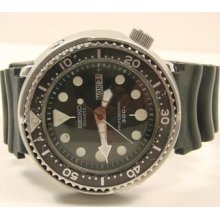 Vintage Classic Seiko Ref 7549-7010 300 Meter Diver Watch.