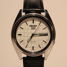 Vintage Men's Japan Automatic Watch Seiko 5(7009-404r R) With Beautiful Dial