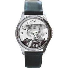 Marilyn Monroe Vol 2 Unisex Silver-Tone Round Metal Watch 01