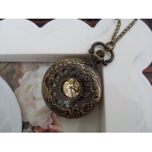 Medium Elegant antique pocket watch necklace pocket watch Roman Vintage Victorian style Golden dial