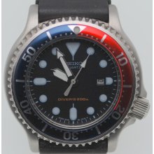 Rare Seiko Diver Scuba 200m Quartz Watch Mint Condition Pepsi Dial 3e25-0a59