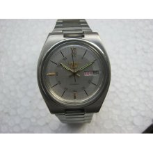 Seiko 5 Automatic Extremely Rare Men 's Stainless Steel Watch Running Stage