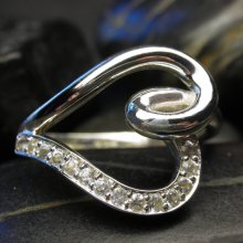 Diamond heart shape engagement ring in 14kt white gold / Made to your size