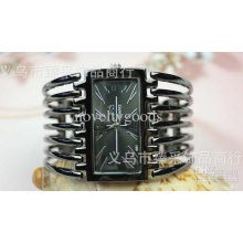 Fashion Alloy Bracelet Wristwatch Lady Charm Wrist Watch Stainless S