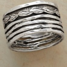 Laurel Spinner Ring