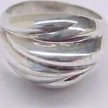 Sterling Silver Modernist Ladies Ring Size 7.75 / Signed Su