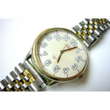 Wristwatch wrist watch Vintage Timex mens early quartz vintage classic dial two-tone case