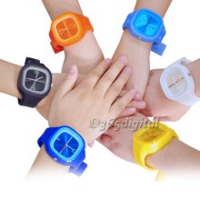 Fashion Multicolor Silicone Unisex Wrist Sports Quartz Rubber Jelly Watch 35di