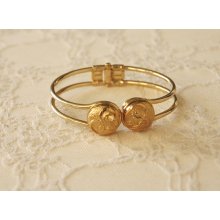 Gold clip bracelet with classic flowers ornaments- retro style - vintage inspired bracelet - summer gift for her