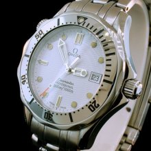 Omega Professional Seamaster 300m Midsize Unisex Ref 2562.20 White Dial - Rare