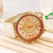 Simple Style And Elegance Quartz Woman Watch W2451