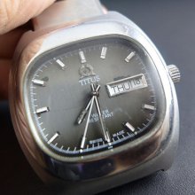 Swiss Made Vintage Titus Daydate Quartz Men Watch