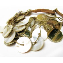 Vintage Sea Shell Beach Bracelet, Mother of Pearl - Bracelet Coquillage. Vintage and Handmade Jewelry by My Chouchou on Etsy.