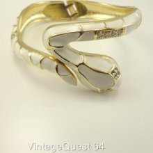 Vintage White Enamel Rhinestone Snake Hinged Clamper Bracelet Gold Tone (ba271)